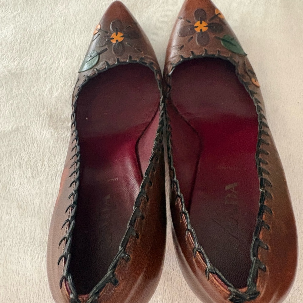 PRADA | Vintage Brown Red‎ Leather Floral Stitch Appliqué Pointed Pumps EU 37.5 - Picture 5 of 14